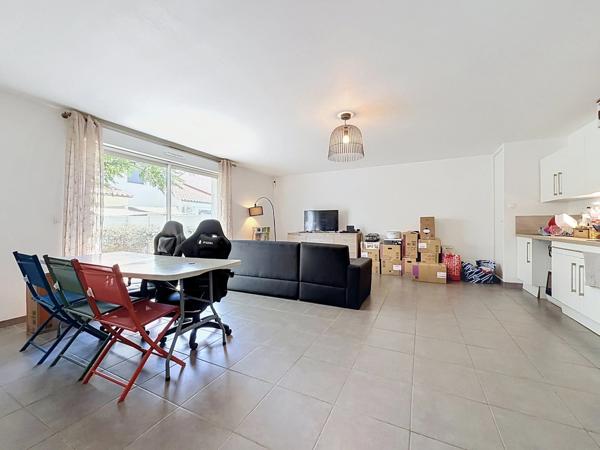GIGNAC (34) Maison à vendre 4 pièces de plain pied 92 m2, 250 m2 de terrain, garage, parking.
