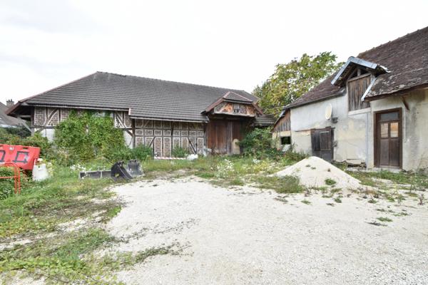 Maison avec grange à rénover