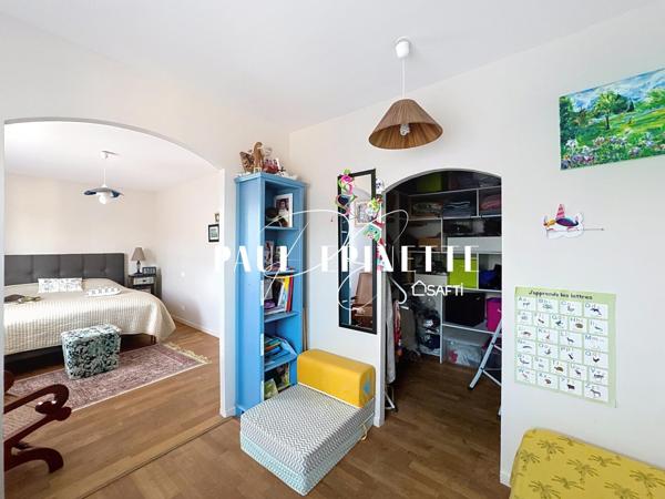 Maison 5 pièces avec sous-sol et double garage