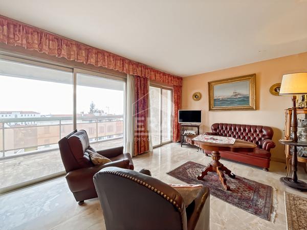 APPARTEMENT 3 PIECES CANNES CENTRE AVEC VUE MER