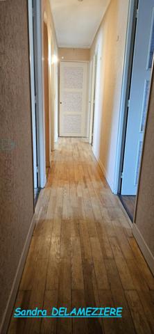 Maison familiale avec garage et jardin