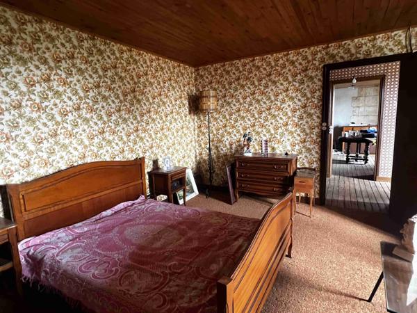 MAISON AVEC 2 HA DE TERRES