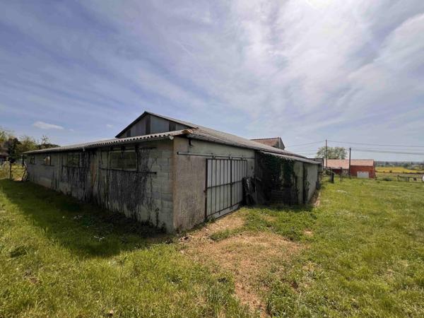 MAISON AVEC 2 HA DE TERRES