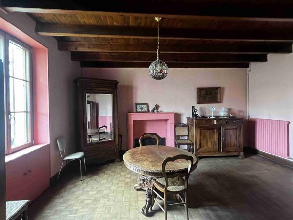 MAISON AVEC 2 HA DE TERRES