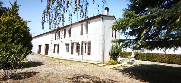 SAINT YRIEIX - MAISON T6 DE 156,13 m² AVEC GARAGE ET TERRAIN CLOS