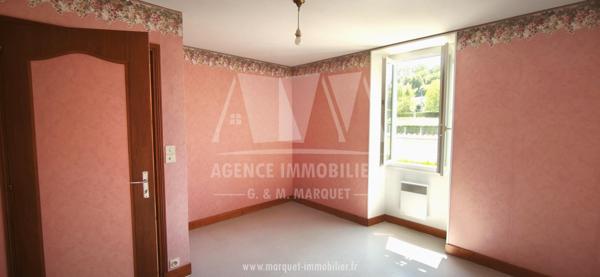 SAINT YRIEIX - MAISON T6 DE 156,13 m² AVEC GARAGE ET TERRAIN CLOS