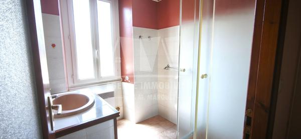 SAINT YRIEIX - MAISON T6 DE 156,13 m² AVEC GARAGE ET TERRAIN CLOS