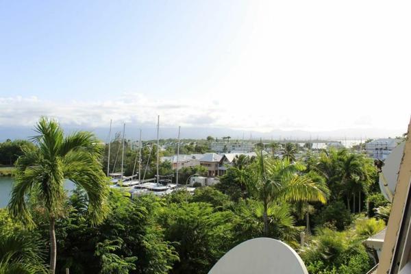 Appartement à louer    1 pièce • 24 m2 Le Gosier