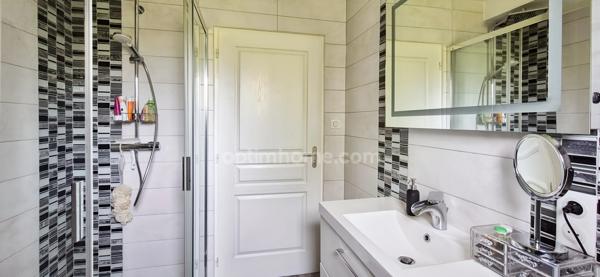 25400 AUDINCOURT - MAISON MODERNE - 6 PIECES - 4 CHAMBRES - PISCINE - 20 MIN SUISSE - IMPASSE