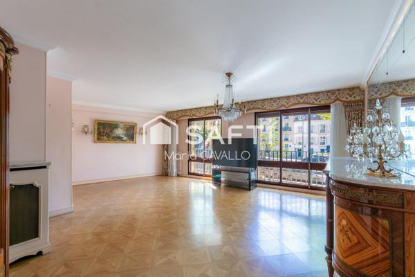 APPARTEMENT FAMILIAL TRAVERSANT AU CALME AVEC EXTÉRIEUR