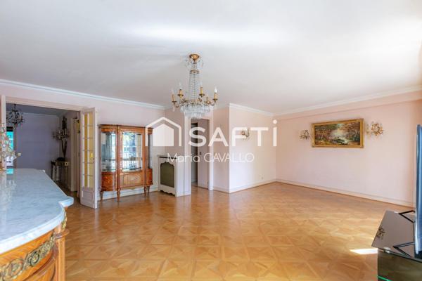 APPARTEMENT FAMILIAL TRAVERSANT AU CALME AVEC EXTÉRIEUR