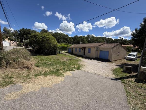 Vente                                                      Villa
                        
                     4 pièces                      90 m2                     à Peyrolles-en-Provence