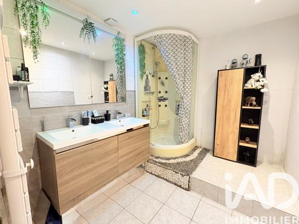 Maison à vendre 7 pièces 193 m² Bellevigne-les-Châteaux