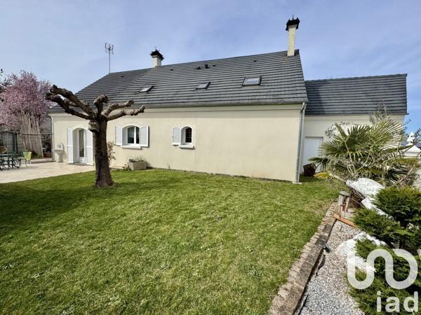 Maison 5 pièces de 147 m² à Ormes (45140)