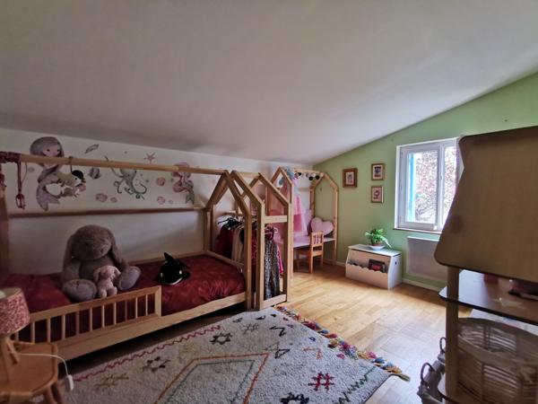 Belle girondine en pierre rénovée sur terrain de 1800m²