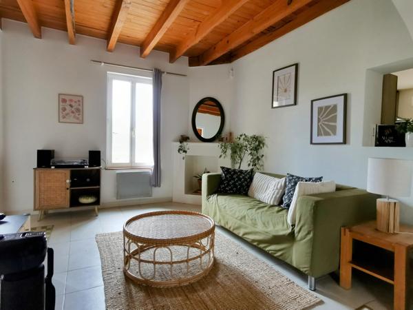 Belle girondine en pierre rénovée sur terrain de 1800m²