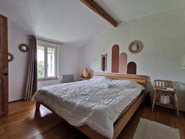 Belle girondine en pierre rénovée sur terrain de 1800m²