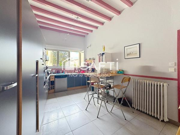 Maison de maître en pierre avec piscine