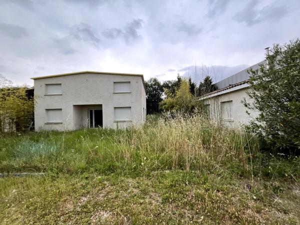 Local commercial pour entrepot stockage et bureaux