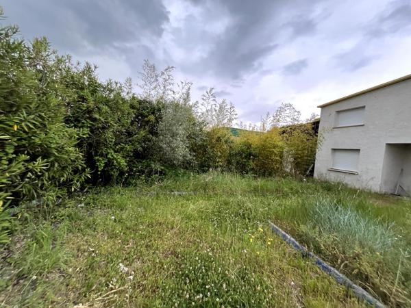 Local commercial pour entrepot stockage et bureaux