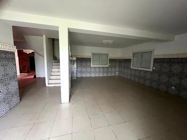 Local commercial pour entrepot stockage et bureaux