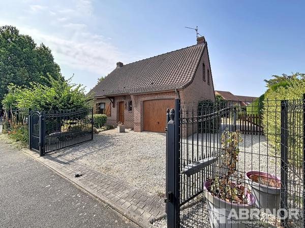 Maison individuelle en briques bâtie sur 697 m² ANNOEULLIN