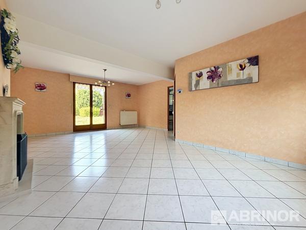 Maison individuelle en briques bâtie sur 697 m² ANNOEULLIN