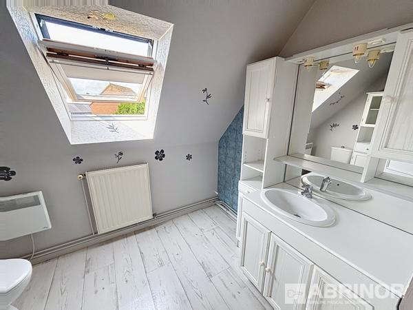 Maison individuelle en briques bâtie sur 697 m² ANNOEULLIN