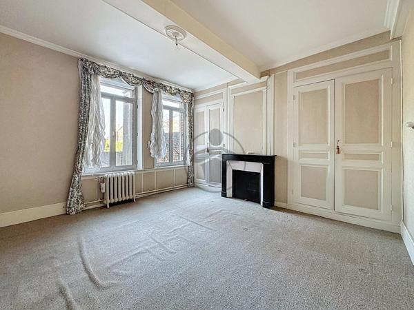 Vente Maison de ville 8 pièces 220 m2 à Saint-Quentin