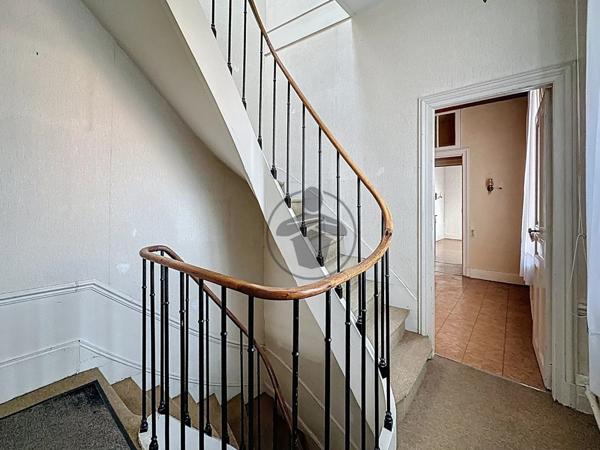 Vente Maison de ville 8 pièces 220 m2 à Saint-Quentin