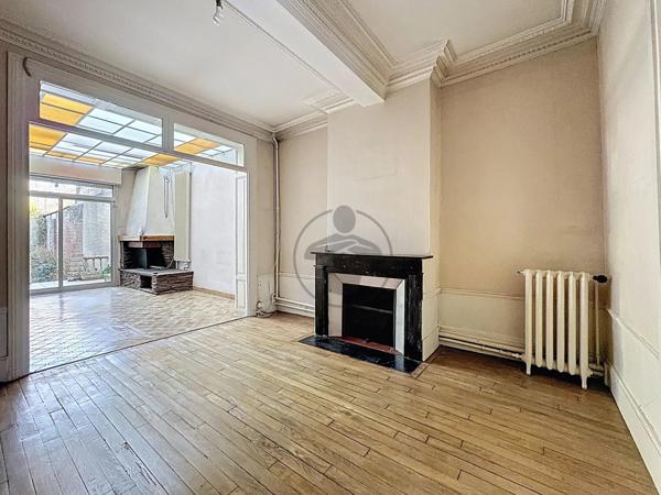 Vente Maison de ville 8 pièces 220 m2 à Saint-Quentin