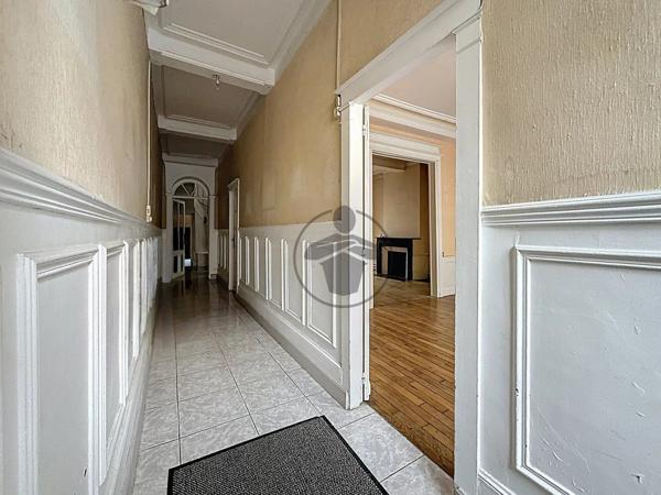 Vente Maison de ville 8 pièces 220 m2 à Saint-Quentin