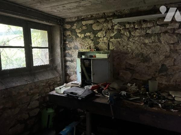 Maison surélevée à rénover