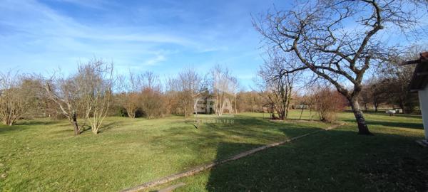 Terrain Damparis 1046 m2 constructibles dans un cadre privilegié