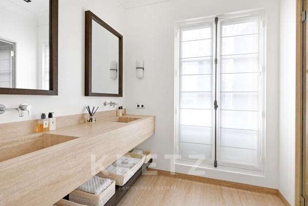 Appartement entièrement rénové à deux pas de la Rue du Bac