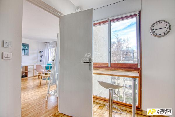 Le Chesnay limitrophe Versailles Appartement 2 pièces de 42.04 m² carrez situé au 4ème et dernier étage avec ascenseur et cave €265 000 ** - Référence 26879