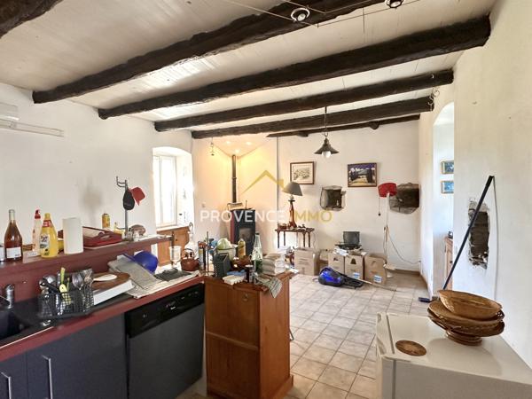 Vallon-Pont-d'Arc (07150) Opportunité rare : maison de ville avec cour et fort potentiel