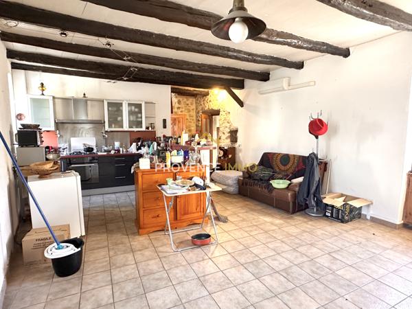 Vallon-Pont-d'Arc (07150) Opportunité rare : maison de ville avec cour et fort potentiel