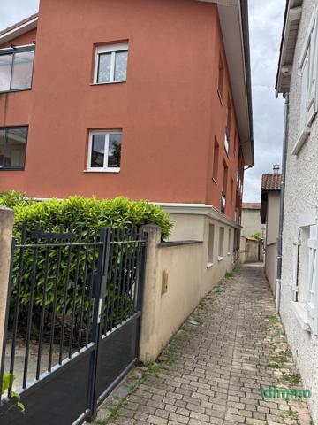 Centre de Grezieu La Varenne T2 avec Garage.  Grézieu-la-Varenne (69290)