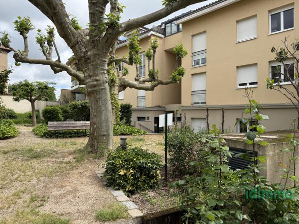 Centre de Grezieu La Varenne T2 avec Garage.  Grézieu-la-Varenne (69290)