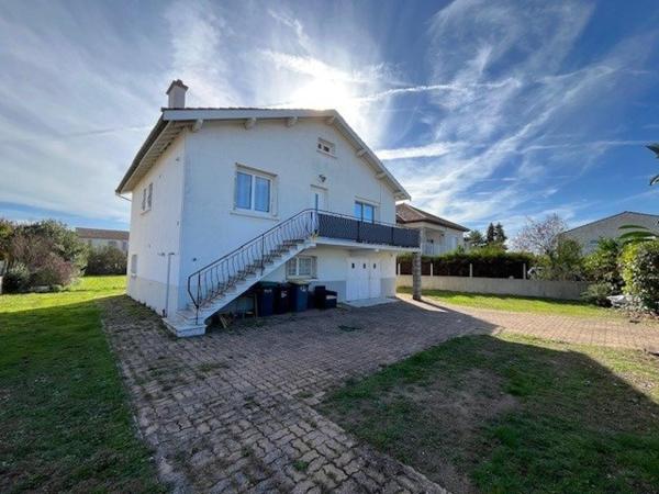 Maison 84 m2 hab. élevée sur sous sol, parcelle 844 m2