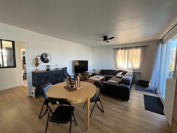 Maison 84 m2 hab. élevée sur sous sol, parcelle 844 m2