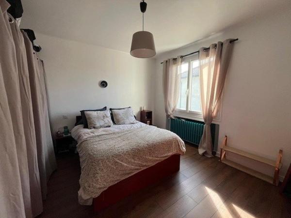 Maison 84 m2 hab. élevée sur sous sol, parcelle 844 m2