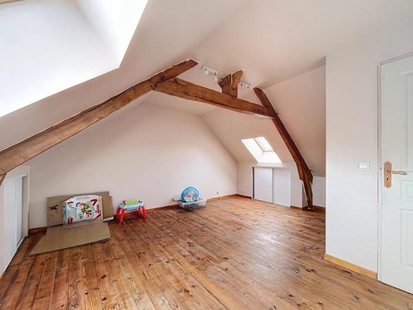 Maison familiale rénovée – À 5 min de Longueville