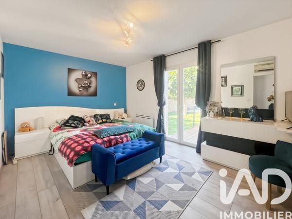 Maison à vendre 10 pièces 228 m² Mas-de-Londres