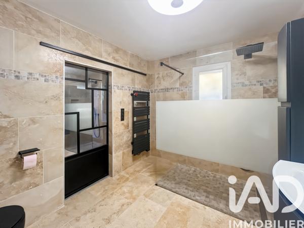 Maison à vendre 10 pièces 228 m² Mas-de-Londres