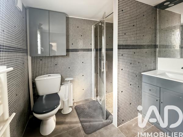 Maison à vendre 10 pièces 228 m² Mas-de-Londres