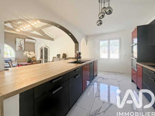 Maison à vendre 10 pièces 228 m² Mas-de-Londres