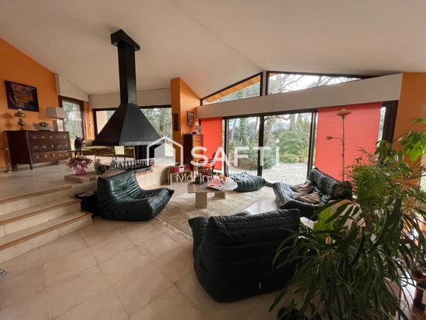 MAISON D’ARCHITECTE DANS SON ECRIN NATUREL