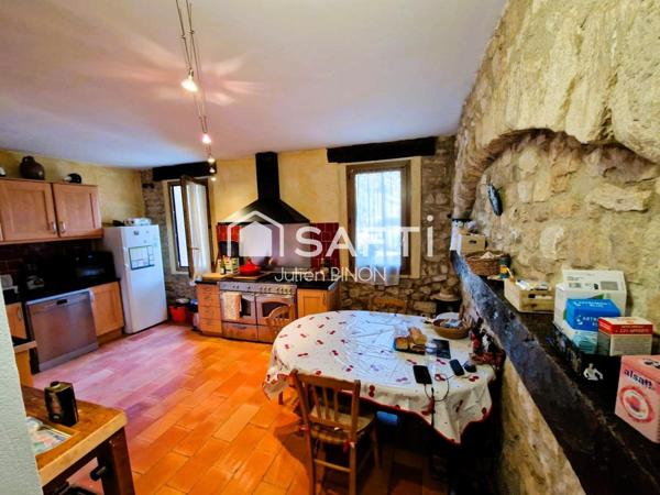 magnifique maison de village du XIXe siècle à Rustrel